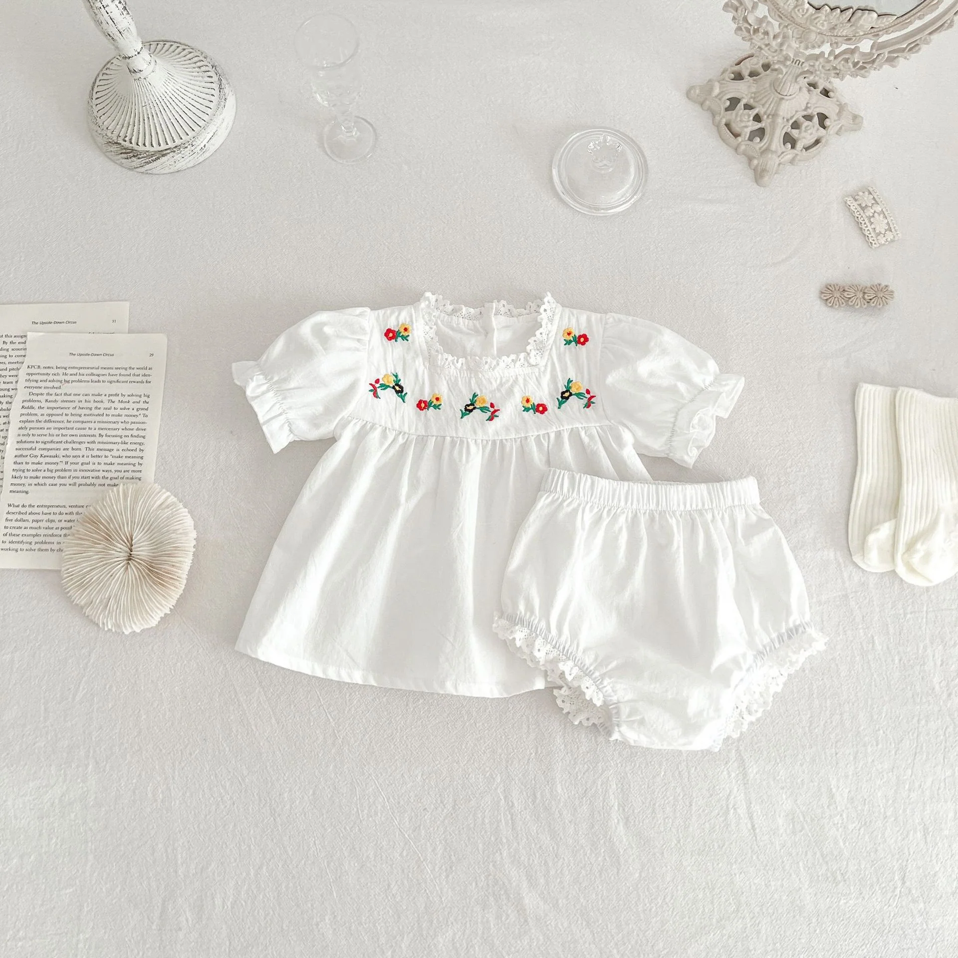 Ensemble d'été 2 pièces brodé pour bébé fille – Image 4