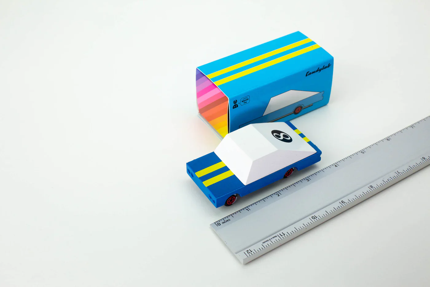 Voiture en Bois Candycar World - Racer Bleu #8 – Image 3